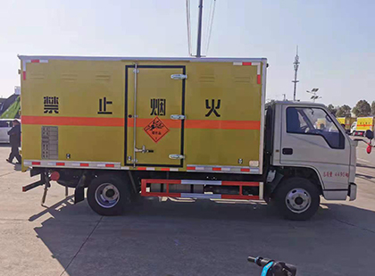 金口河爆破器材运输车